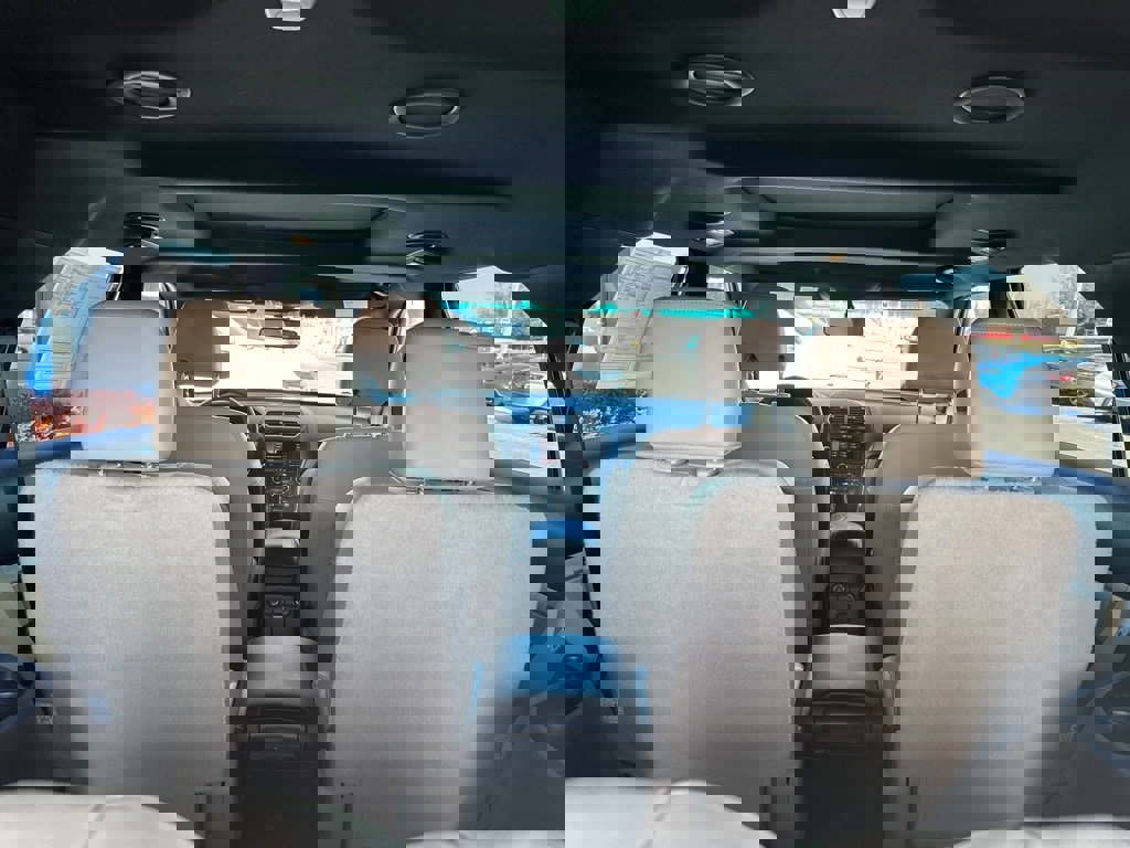 Used 2016 Ford Explorer XLT w/ Equipment Group 202A image 11