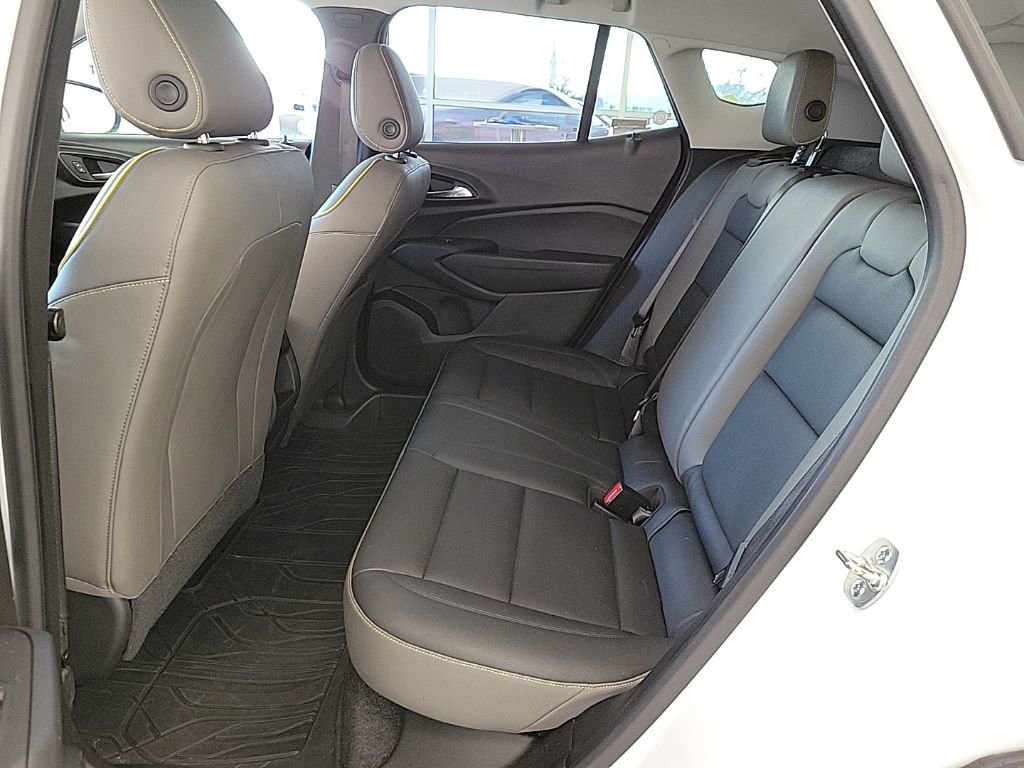 Used 2024 Chevrolet Trax ACTIV w/ Sunroof Package image 12