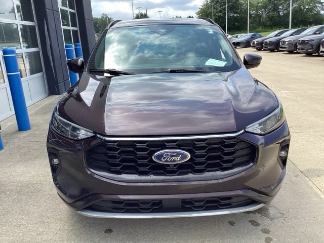 Used 2023 Ford Escape ST-Line Select w/ Tech Pack #2 AWD/4WD image 3