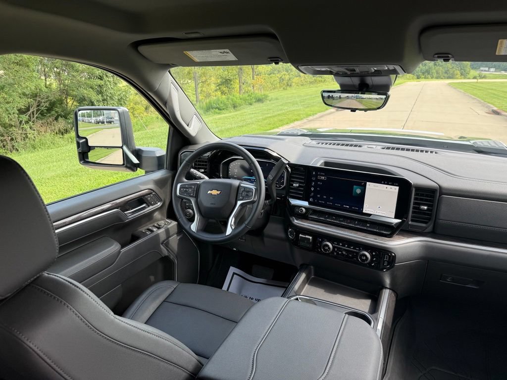 Used 2026 Chevrolet Silverado 2500 LTZ w/ LTZ Premium Package AWD/4WD image 25