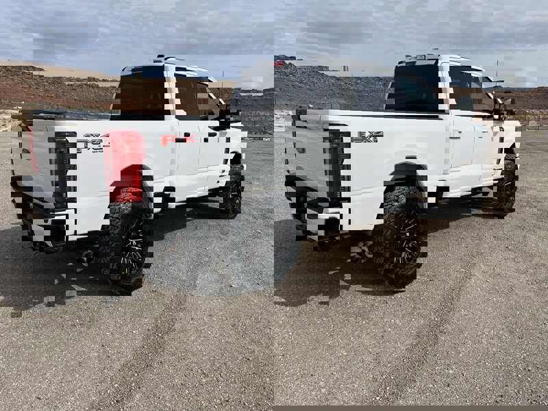 Used 2024 Ford F250 XLT w/ FX4 Off-Road Package image 3