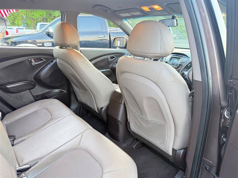 Used 2015 Hyundai Tucson GLS w/ Option Group 02 FWD image 18