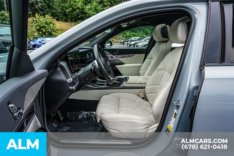 Used 2024 BMW 760i xDrive w/ Premium Package AWD/4WD image 19