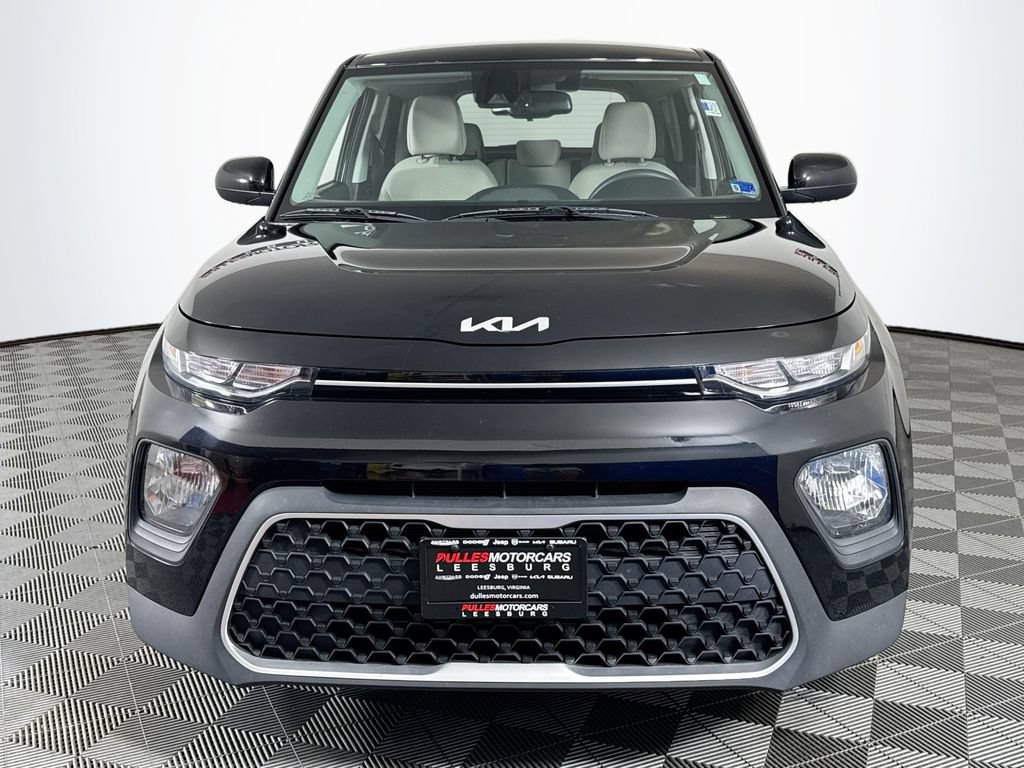 Used 2022 Kia Soul S FWD image 2