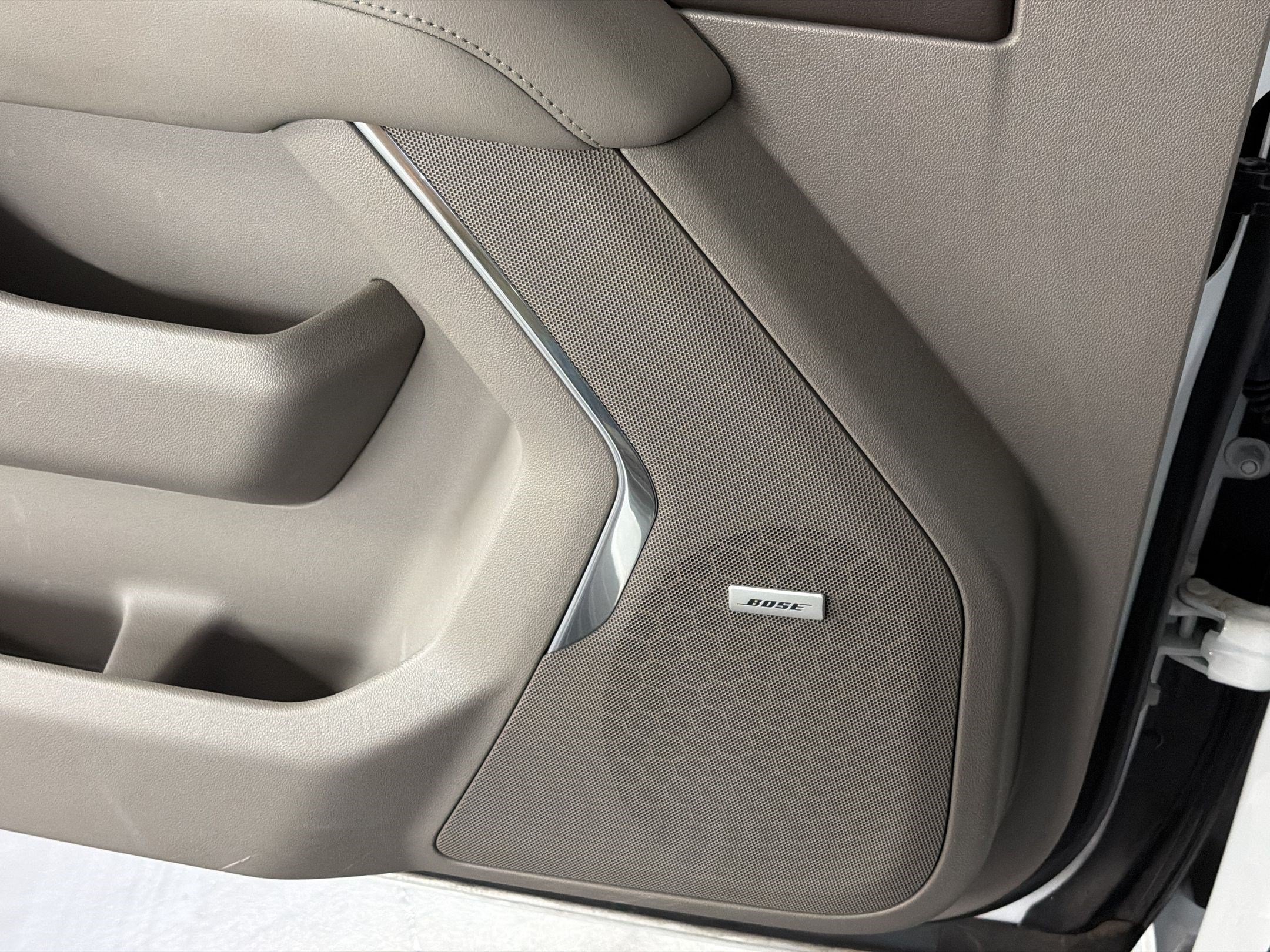 Used 2023 Chevrolet Tahoe LT w/ Luxury Package RWD image 23