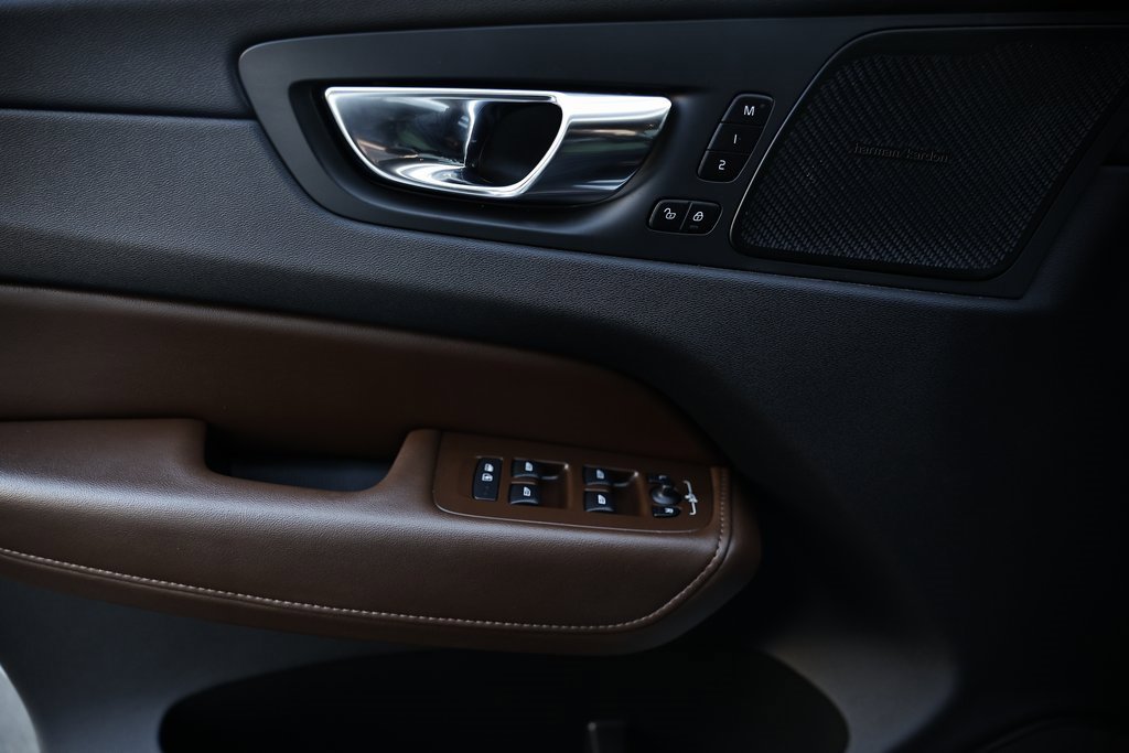 Used 2021 Volvo XC60 T5 Inscription w/ Protection Package Premier image 16