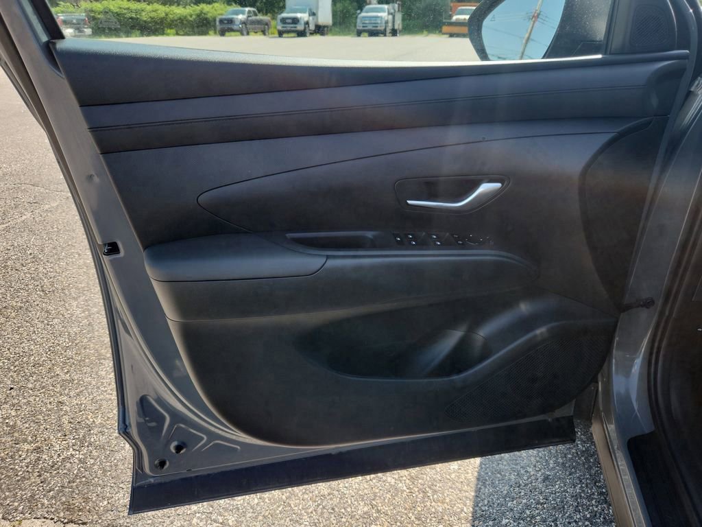 Used 2025 Hyundai Tucson SE image 11