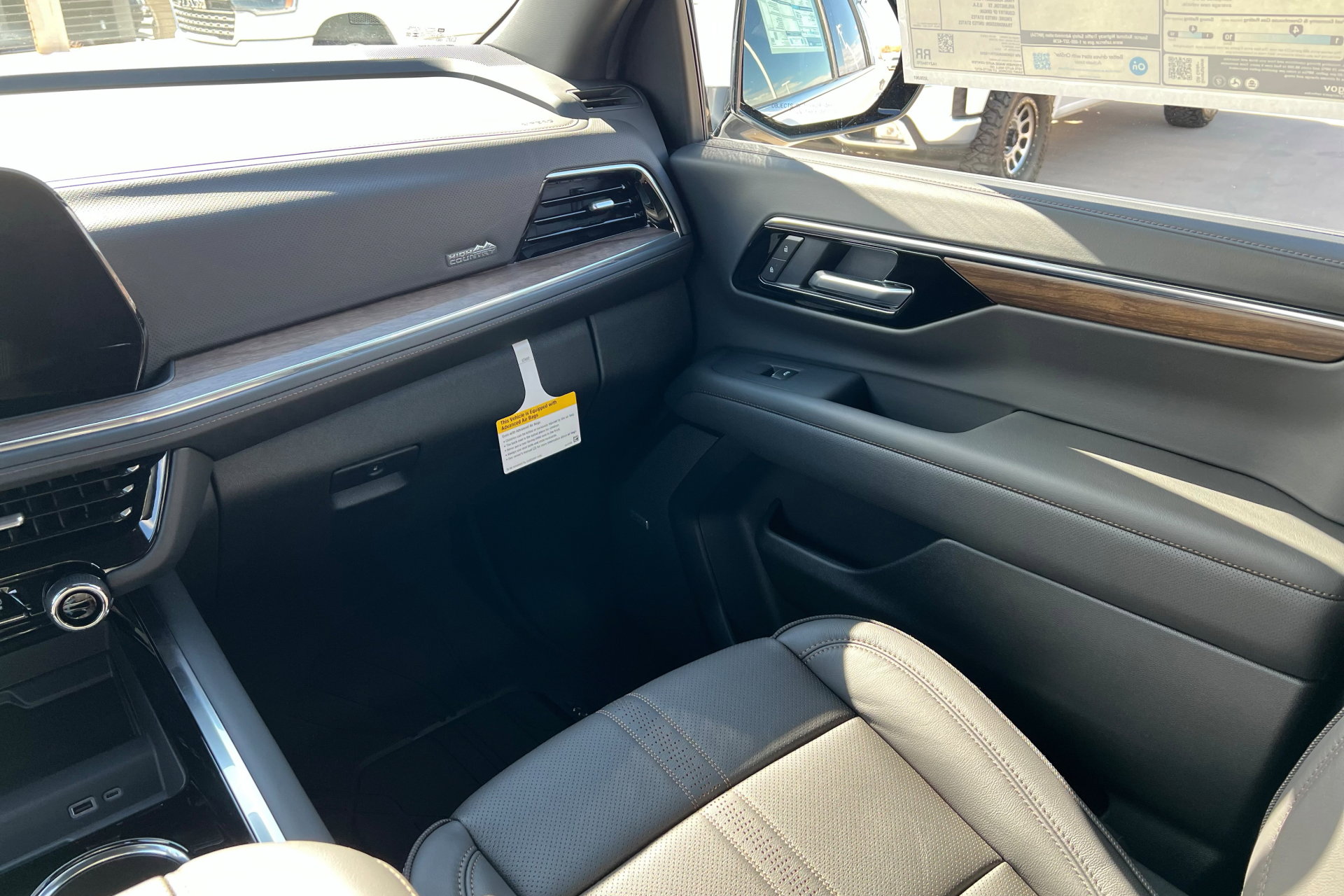 New 2026 Chevrolet Suburban High Country image 11