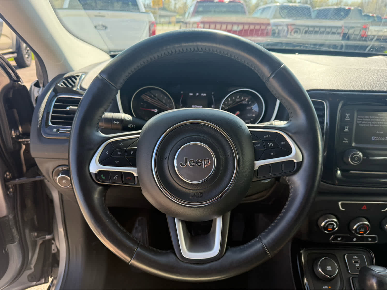 Used 2018 Jeep Compass Latitude AWD/4WD image 8
