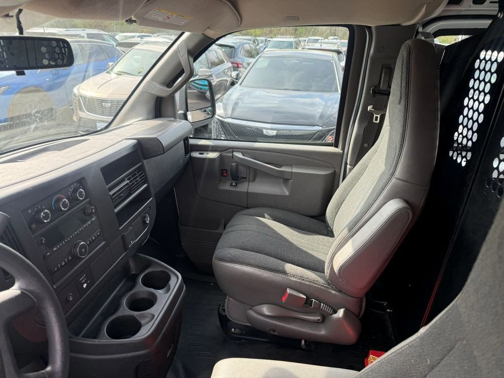 Used 2024 Chevrolet Express 2500 w/ Driver Convenience Package image 17