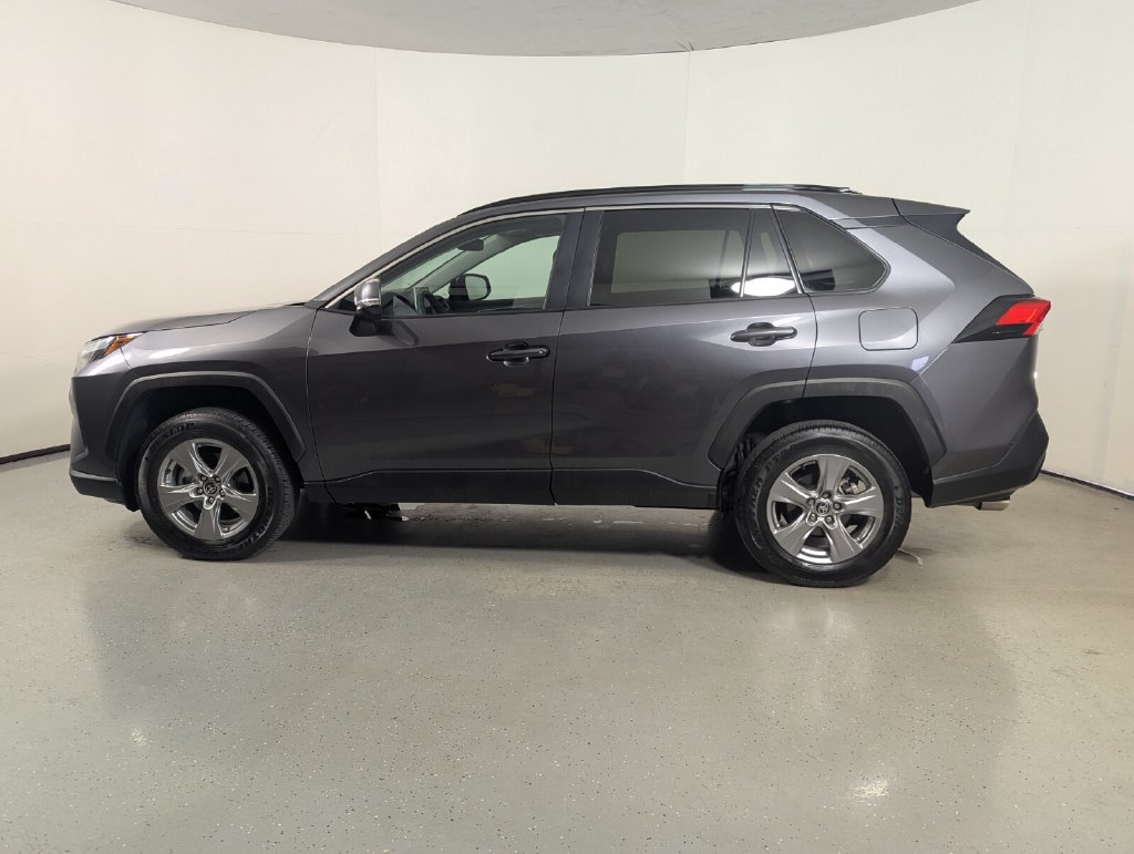 Used 2025 Toyota RAV4 XLE FWD image 4