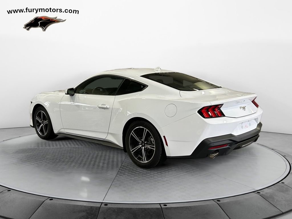 Used 2025 Ford Mustang Coupe image 5