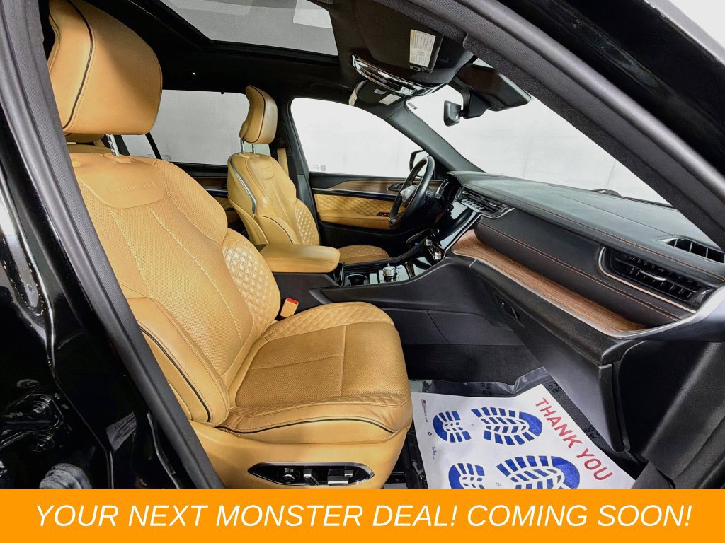 Used 2022 Jeep Grand Cherokee L Summit w/ Luxury Tech Group V AWD/4WD image 31