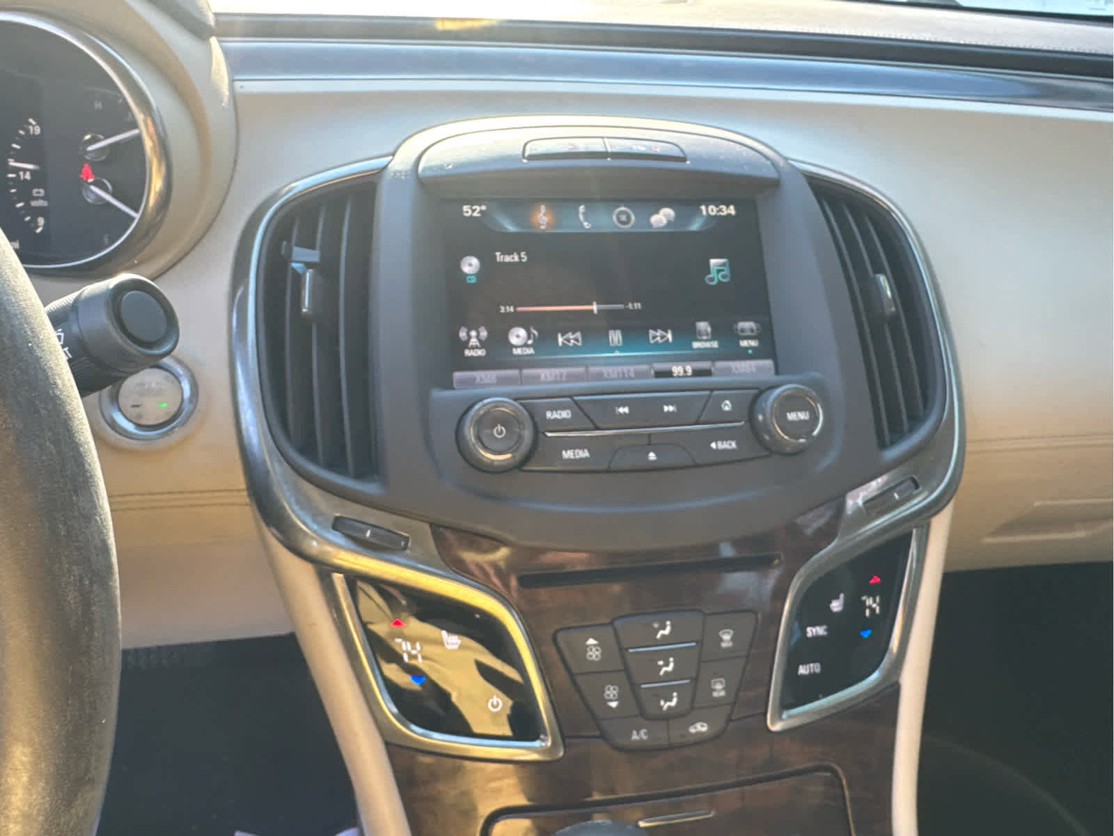 Used 2016 Buick LaCrosse Leather image 24