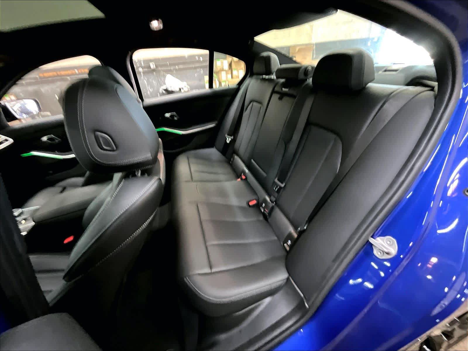 Used 2026 BMW 330i Sedan w/ M Sport Package RWD image 29