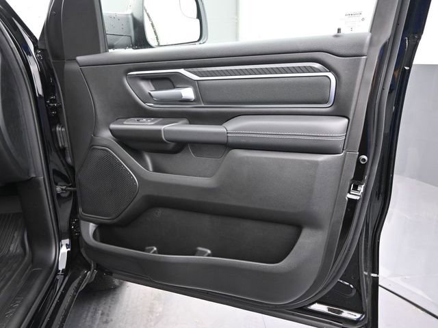 New 2026 RAM 1500 4x4 Crew Cab image 23