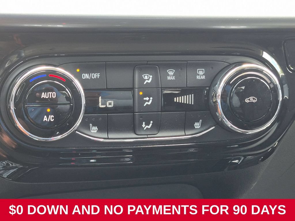 Used 2025 Chevrolet Trax LT w/ LT Convenience Package FWD image 19