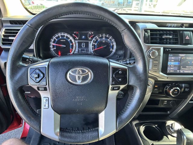 Used 2018 Toyota 4Runner SR5 AWD/4WD image 34