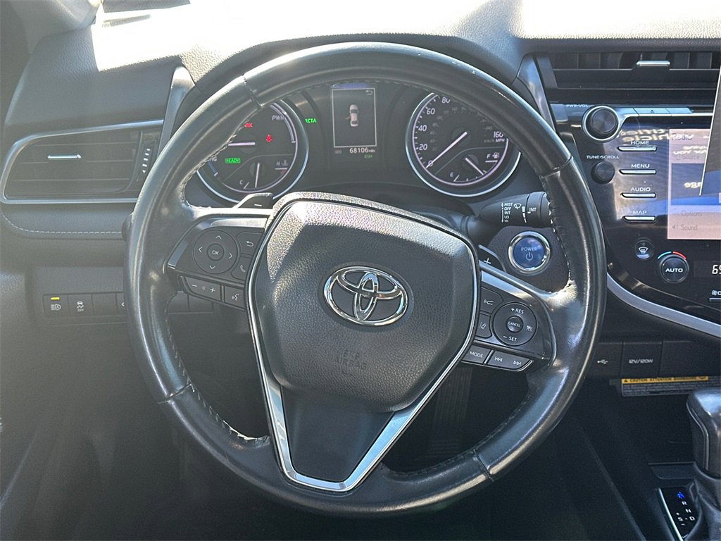 Used 2020 Toyota Camry SE w/ Sunroof Package image 23