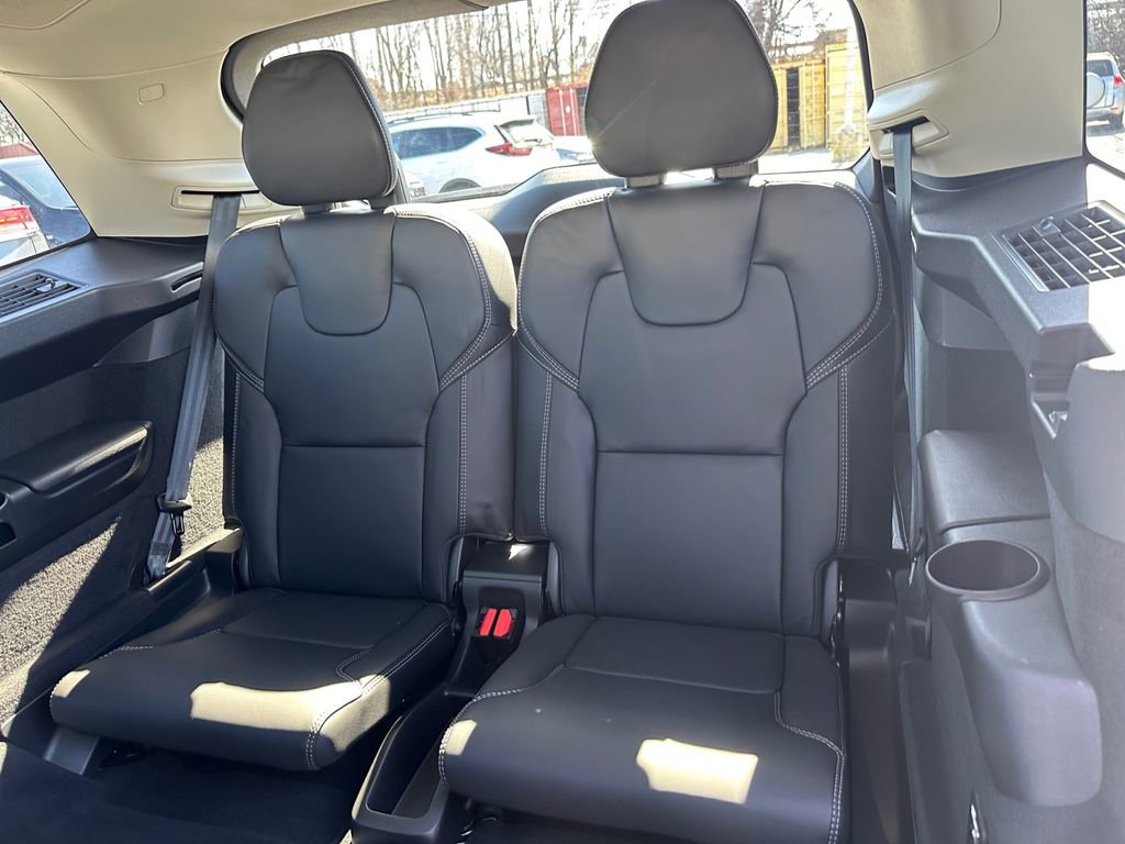 Used 2025 Volvo XC90 T8 Ultra w/ Protection Package Premier AWD/4WD image 26