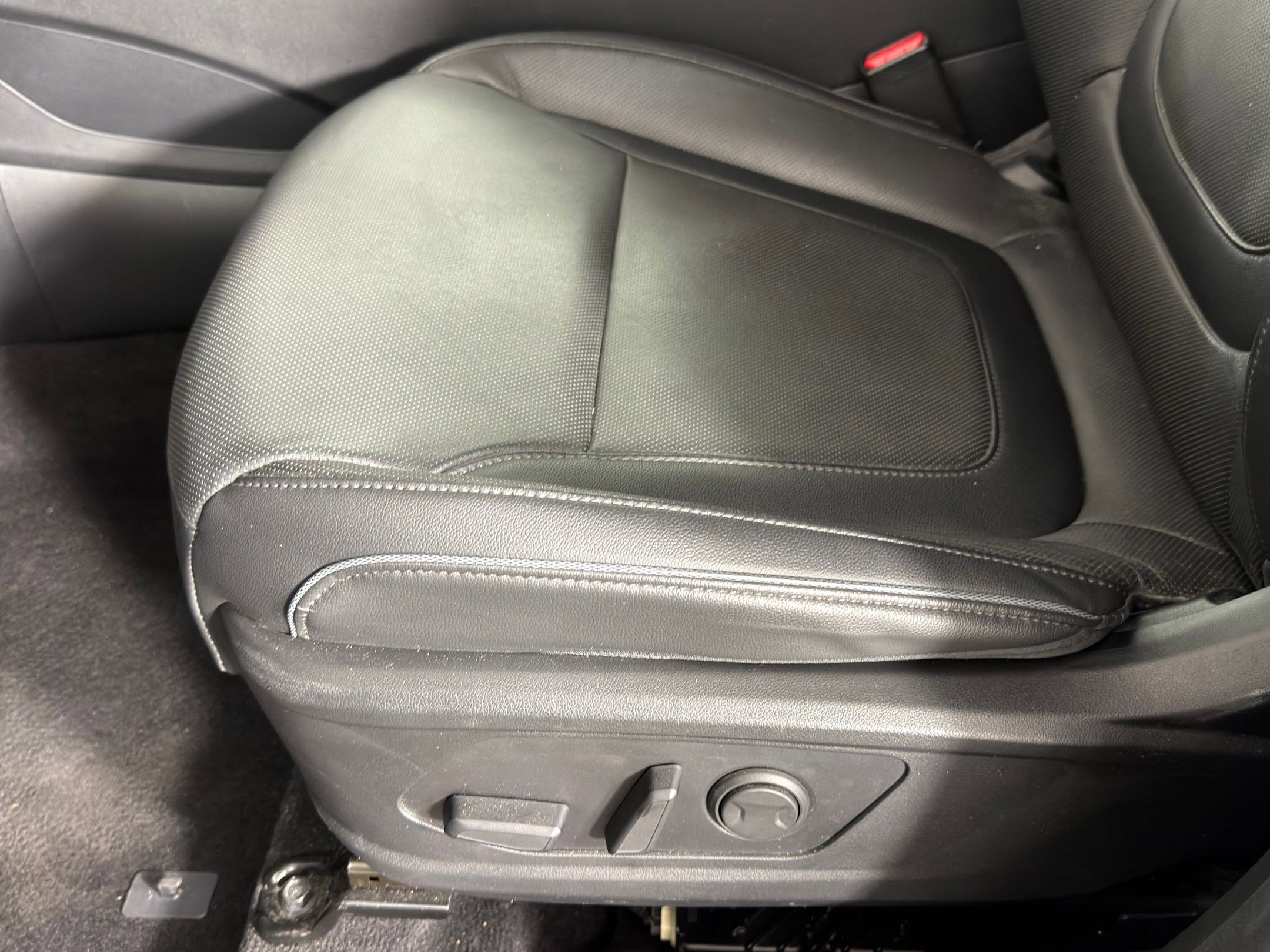 Used 2023 Hyundai Santa Cruz Limited image 11