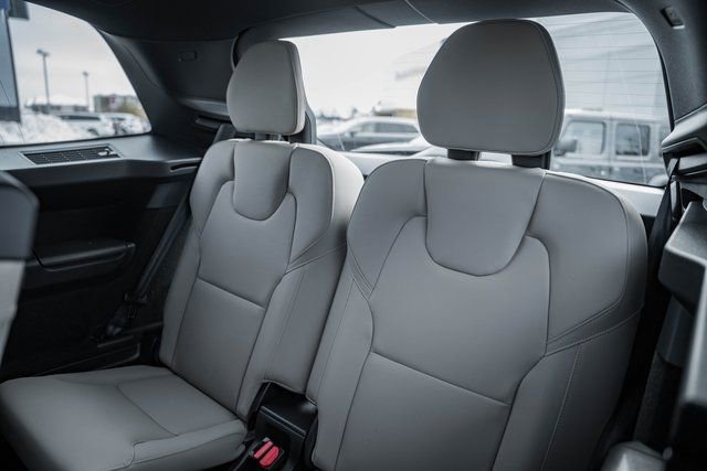 New 2026 Volvo XC90 B6 Plus w/ Protection Package Premier image 33