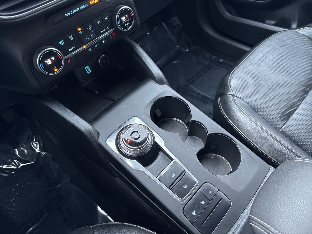 Used 2020 Ford Escape Titanium image 18