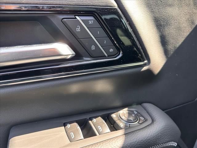 New 2026 GMC Yukon XL Denali w/ Denali Reserve Package image 27