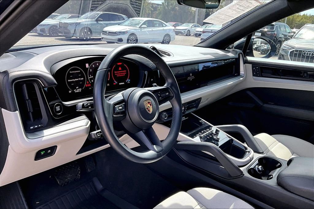 Used 2024 Porsche Cayenne Coupe image 14