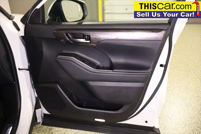 Used 2021 Toyota Highlander Platinum image 34