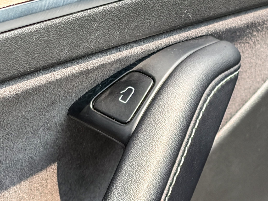 Used 2022 Tesla Model 3 Long Range AWD/4WD image 39