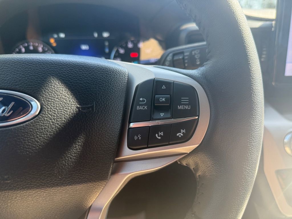 Used 2023 Ford Explorer XLT image 22