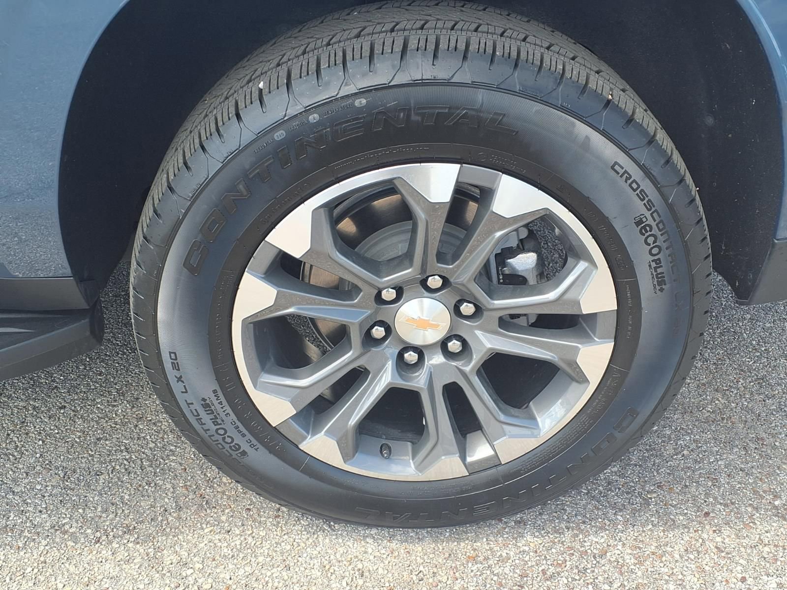 Used 2025 Chevrolet Suburban LS image 25