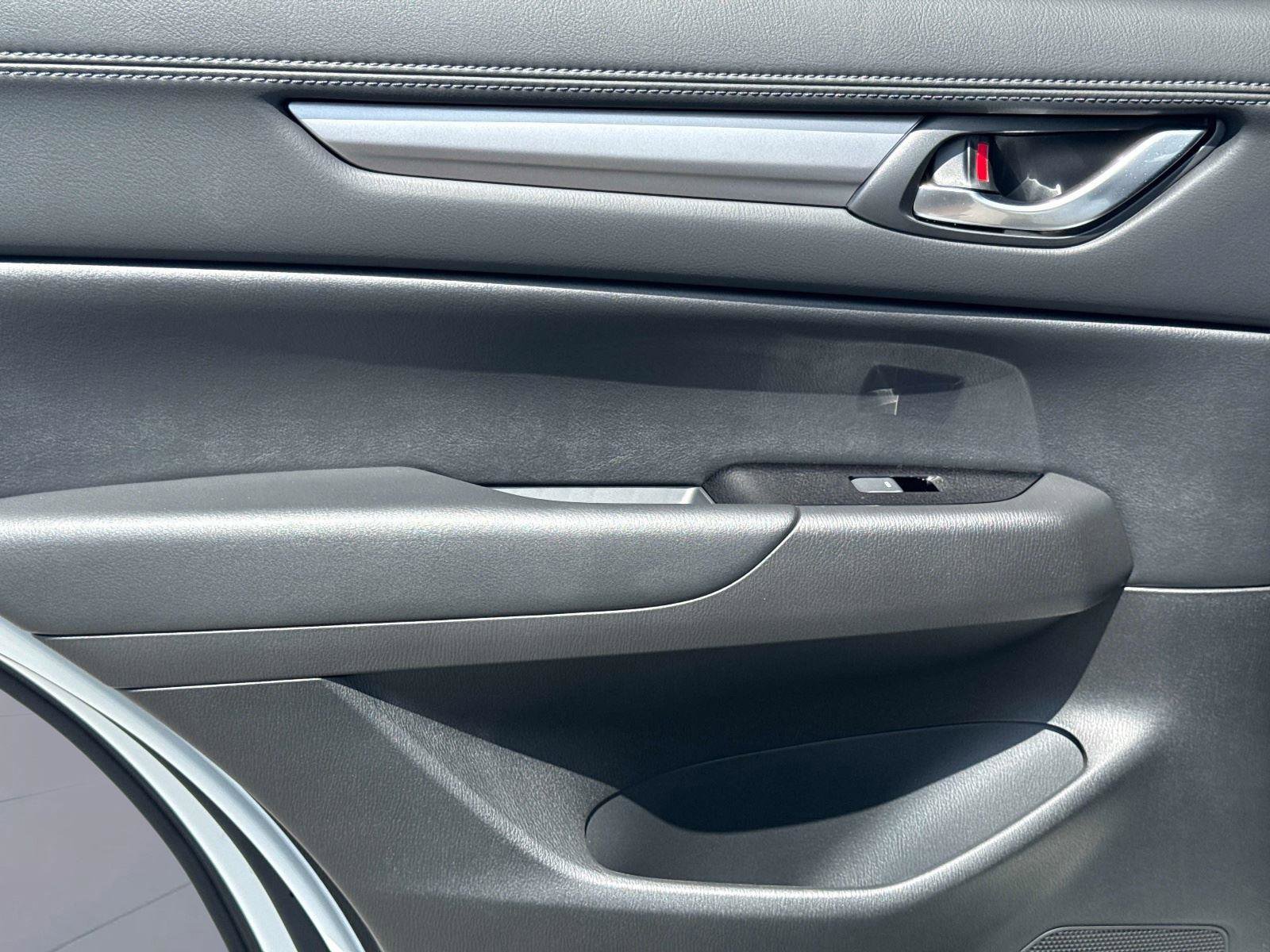 Used 2025 MAZDA CX-5 AWD 2.5 S w/ Select Package image 11