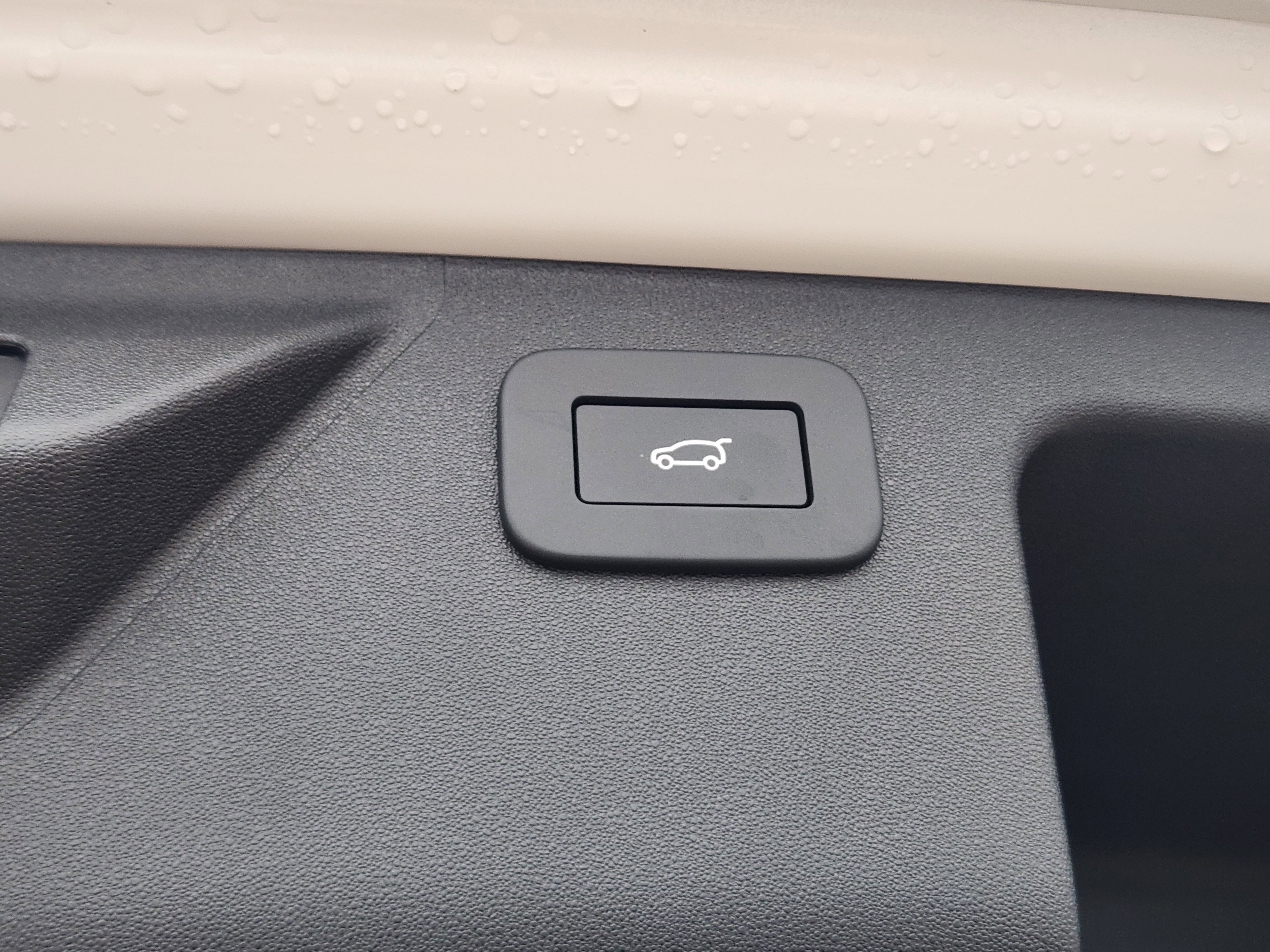 New 2025 Land Rover Discovery Sport S image 35