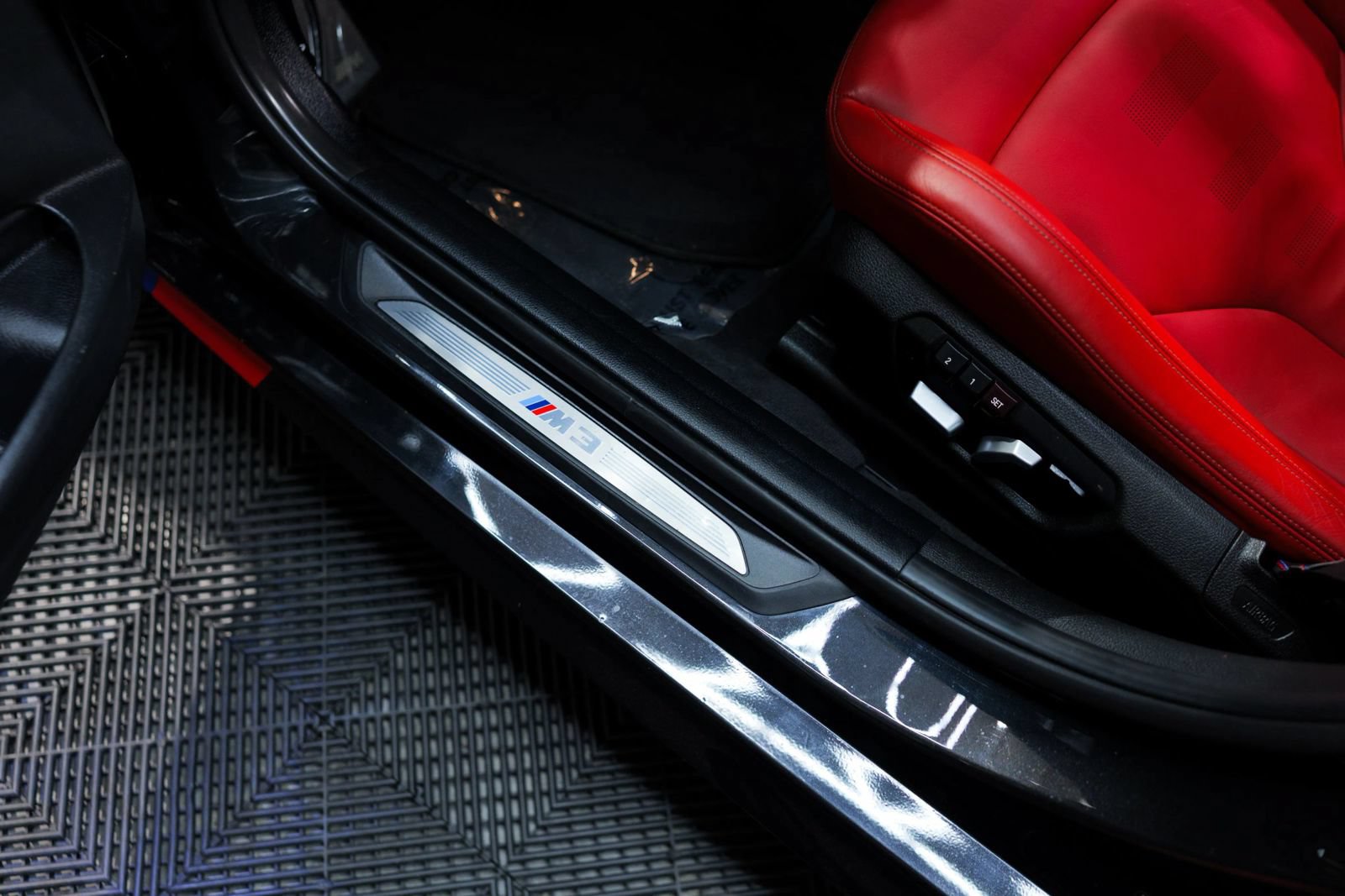 Used 2017 BMW M3 RWD image 18