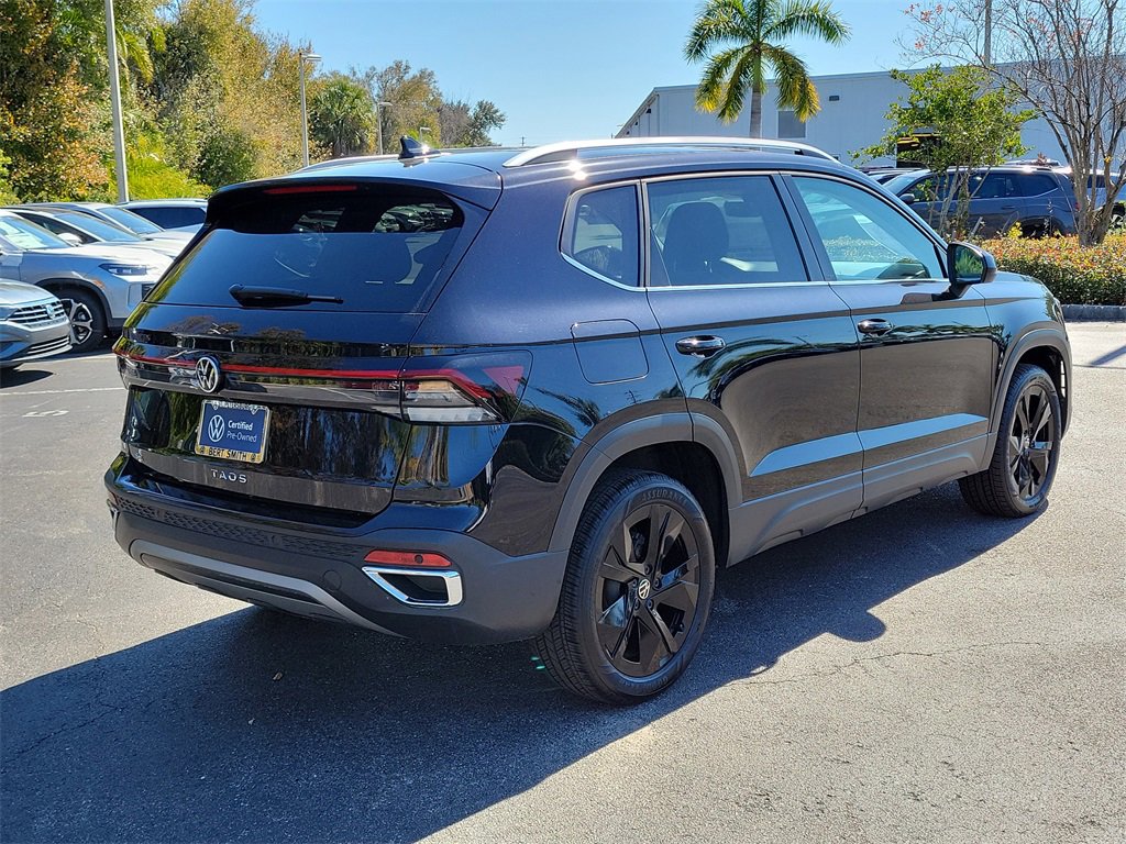 Certified 2025 Volkswagen Taos SE image 3