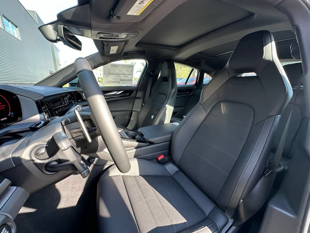 Certified 2026 Porsche Panamera RWD image 5