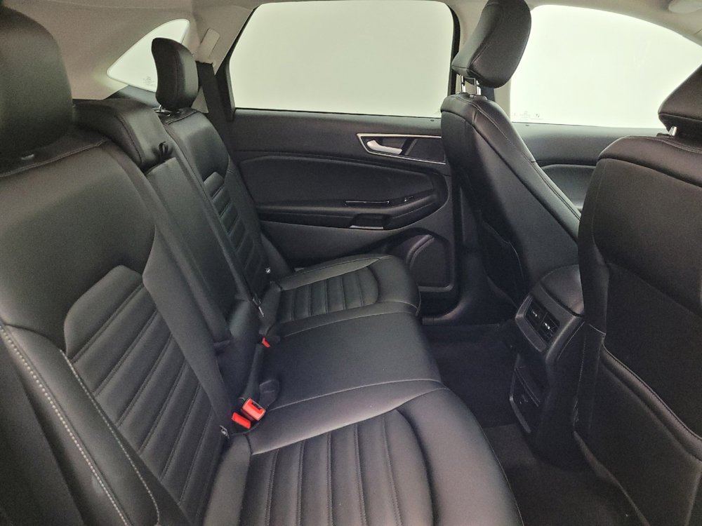 Used 2020 Ford Edge SEL image 19