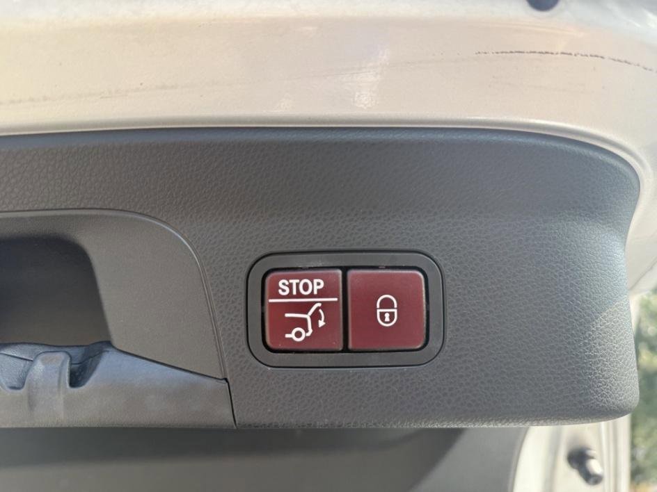 Used 2017 Mercedes-Benz GLC 300 4MATIC Coupe image 45