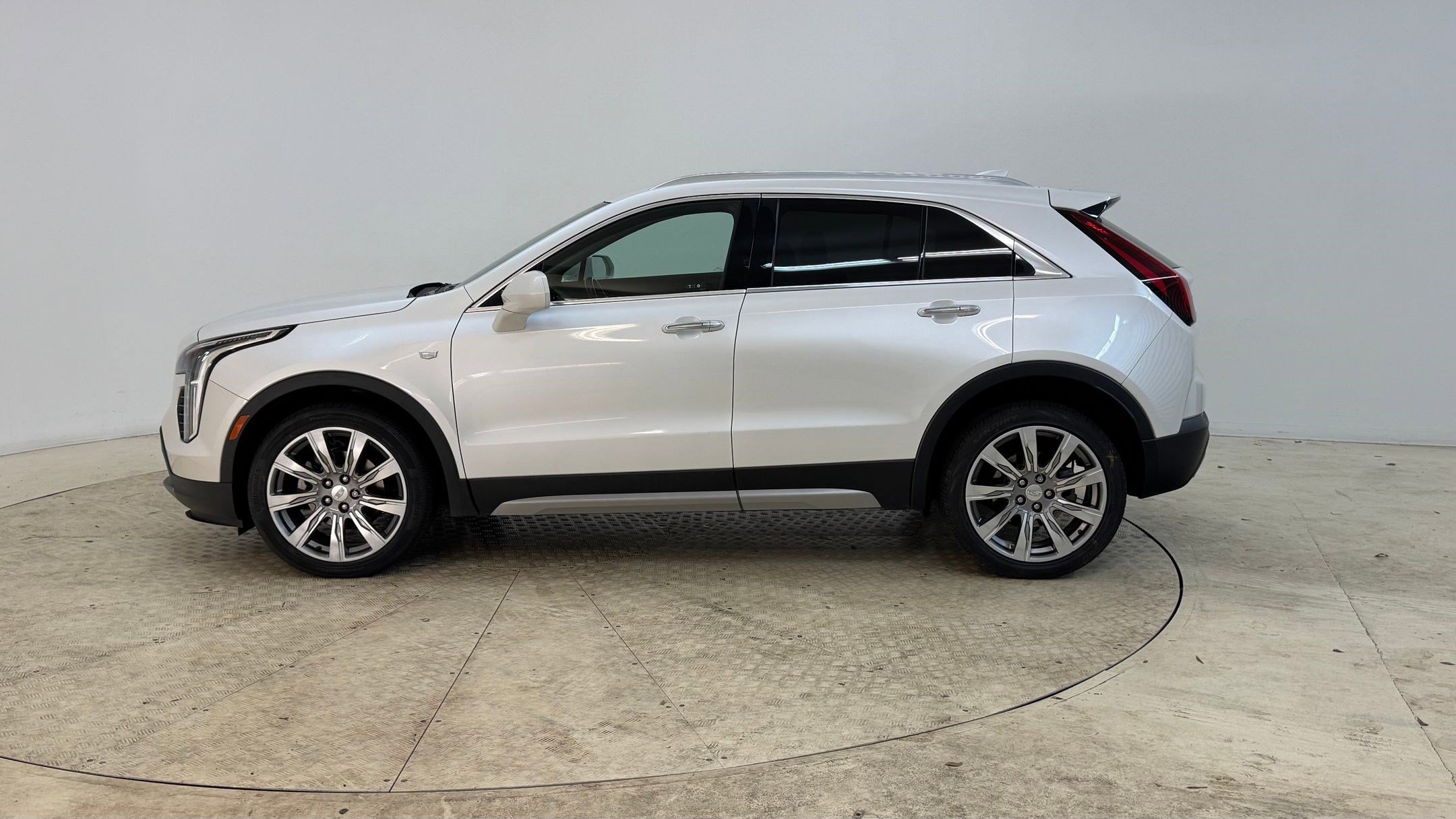 Used 2019 Cadillac XT4 Premium Luxury w/ Driver Assist Package image 2