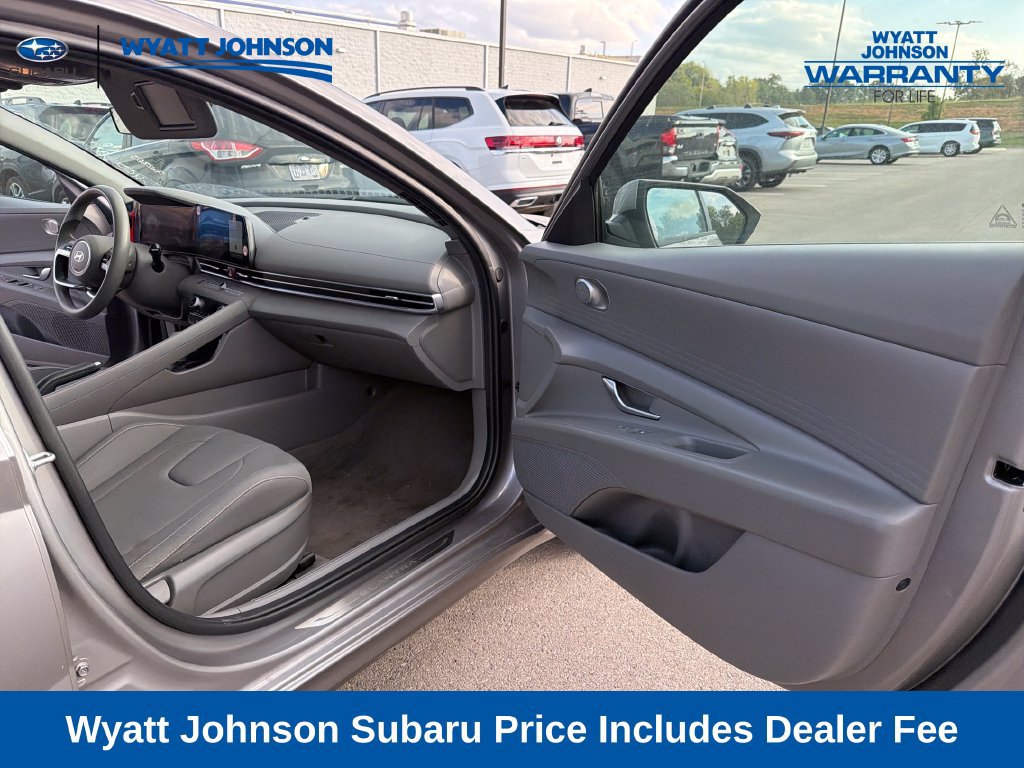 Used 2024 Hyundai Elantra SEL FWD image 35