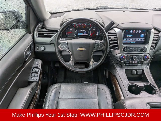 Used 2017 Chevrolet Suburban LT w/ Luxury Package RWD image 15