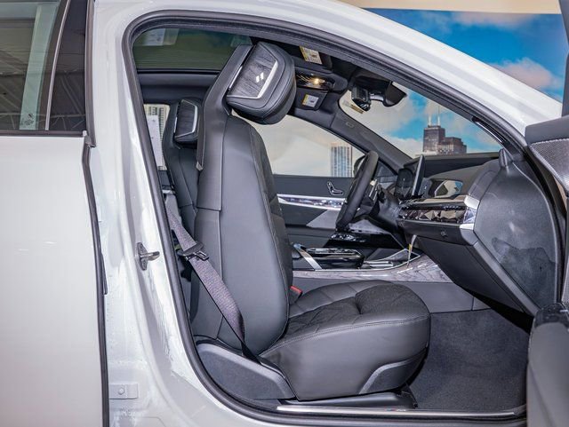 Used 2026 BMW 740i xDrive w/ Premium Package image 21