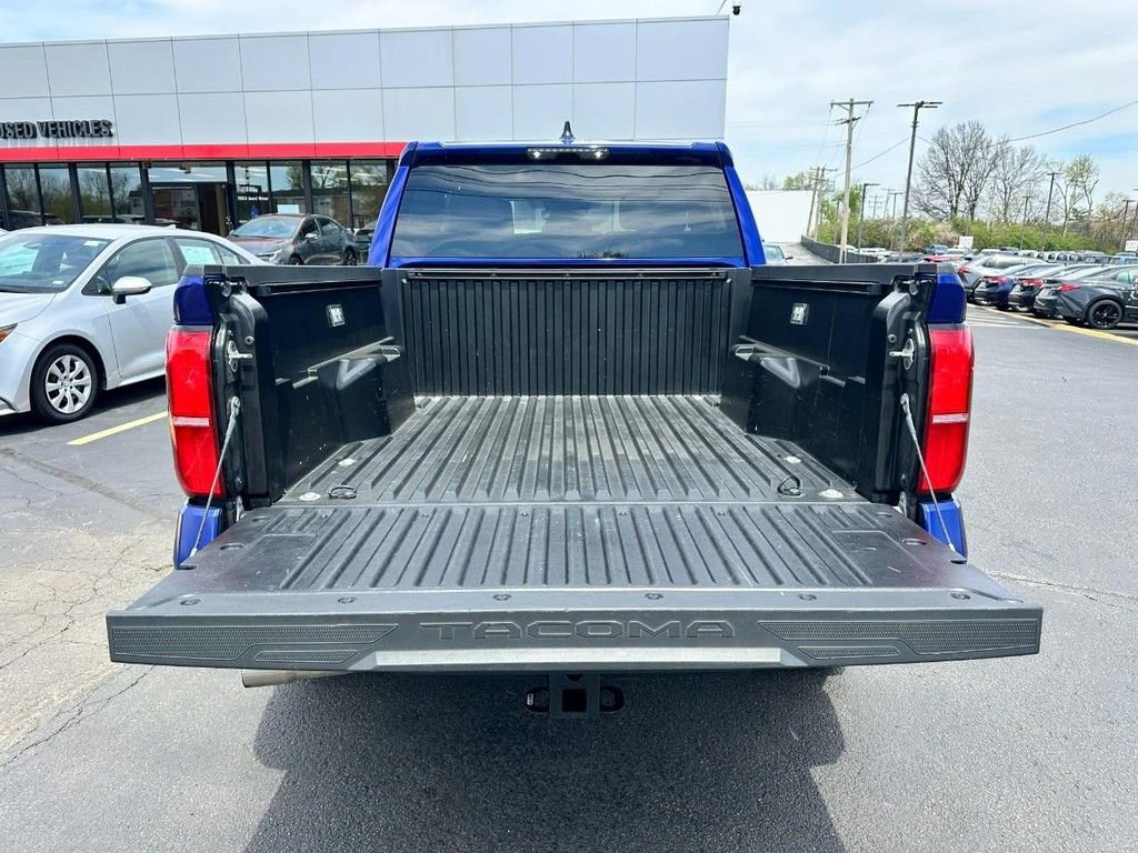 Used 2024 Toyota Tacoma TRD Off-Road image 5