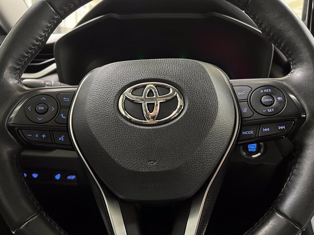 Used 2022 Toyota RAV4 XLE Premium AWD/4WD image 36