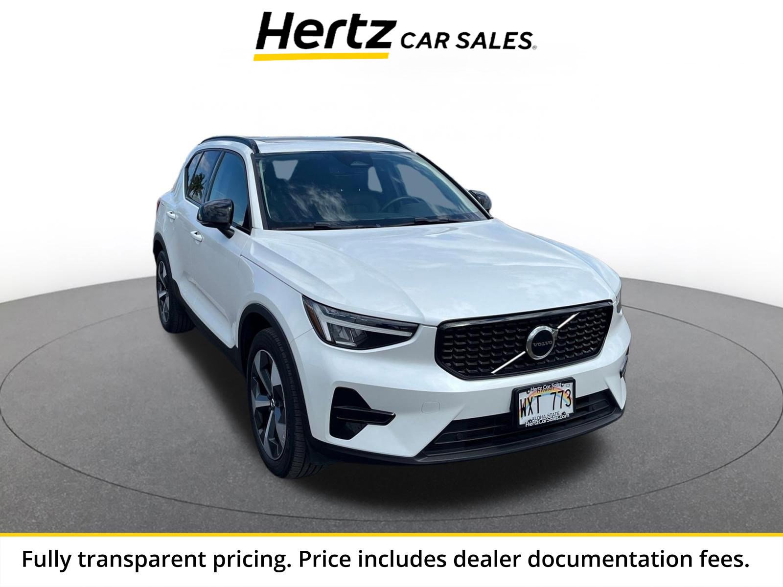 Used 2024 Volvo XC40 B5 Core AWD/4WD image 1