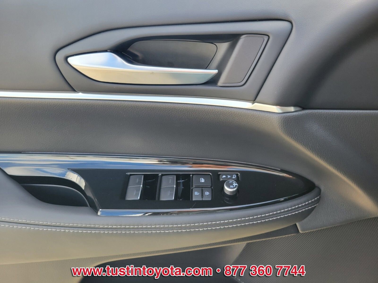 Used 2025 Toyota Mirai XLE RWD image 17