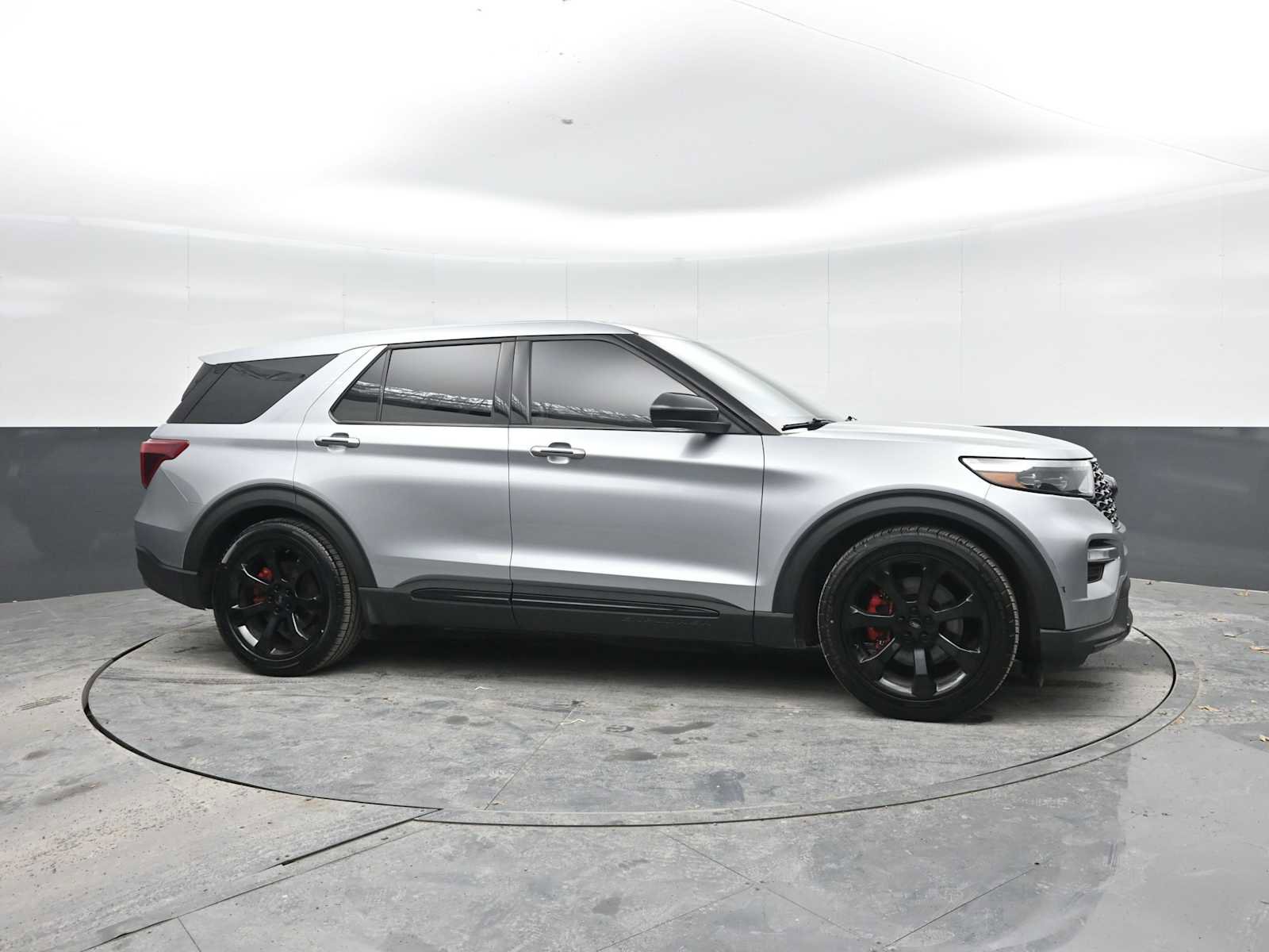 Used 2022 Ford Explorer ST w/ ST High-Performance Pack image 6