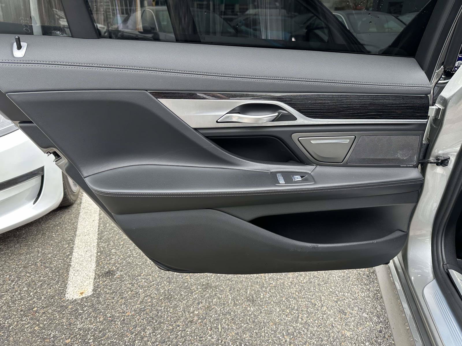 Used 2022 BMW 750Li xDrive AWD/4WD image 16